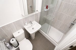 En-suite- click for photo gallery